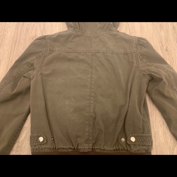 Jacket - Picture 3 of 4